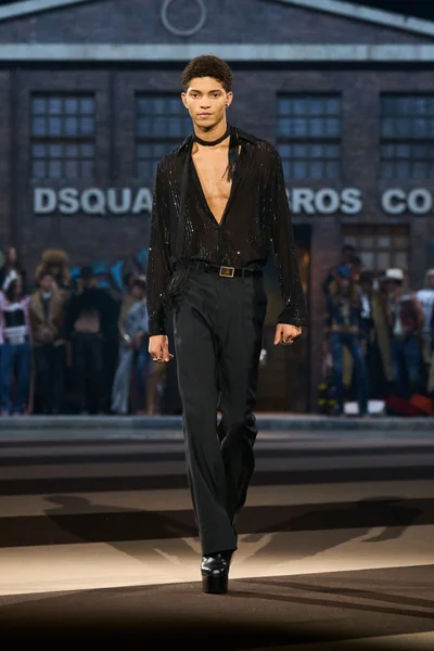 Look 49